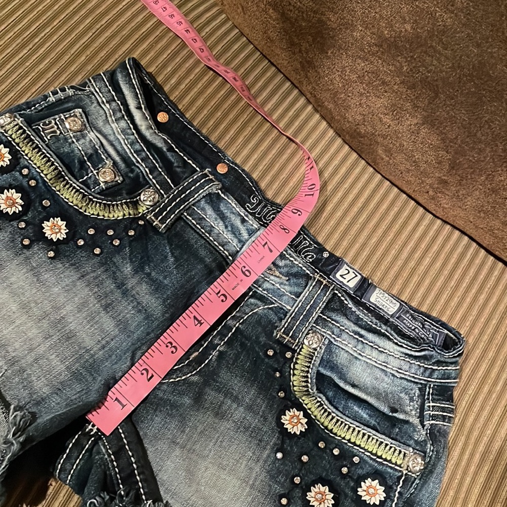 Miss Me Signature Shorts Size 27 🤠👢👩‍🎤❤️‍🩹 - Picture 6 of 8